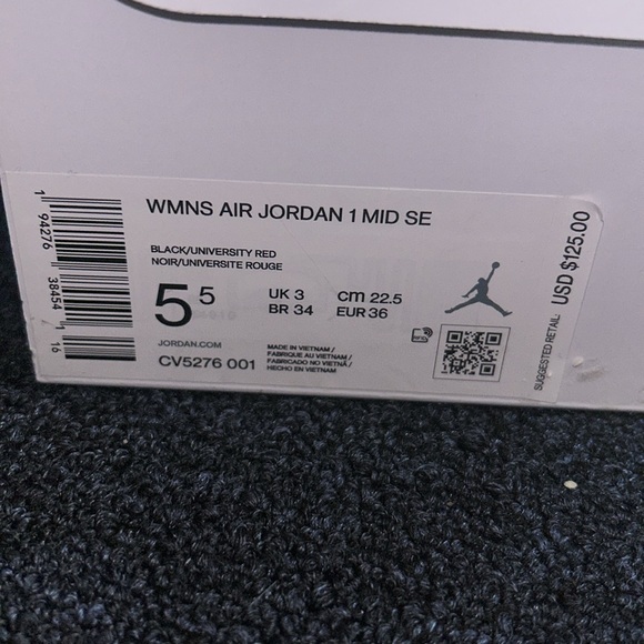 2020
Women’s Air Jordan 1 Mid SE 'Multi Patent' - Picture 4 of 4
